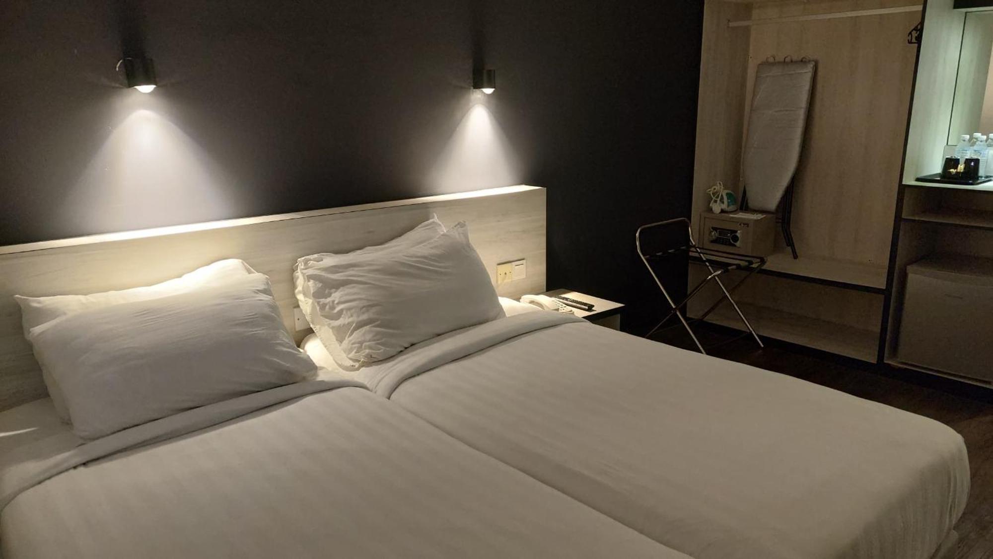 Manhattan Hotel Ипох Екстериор снимка