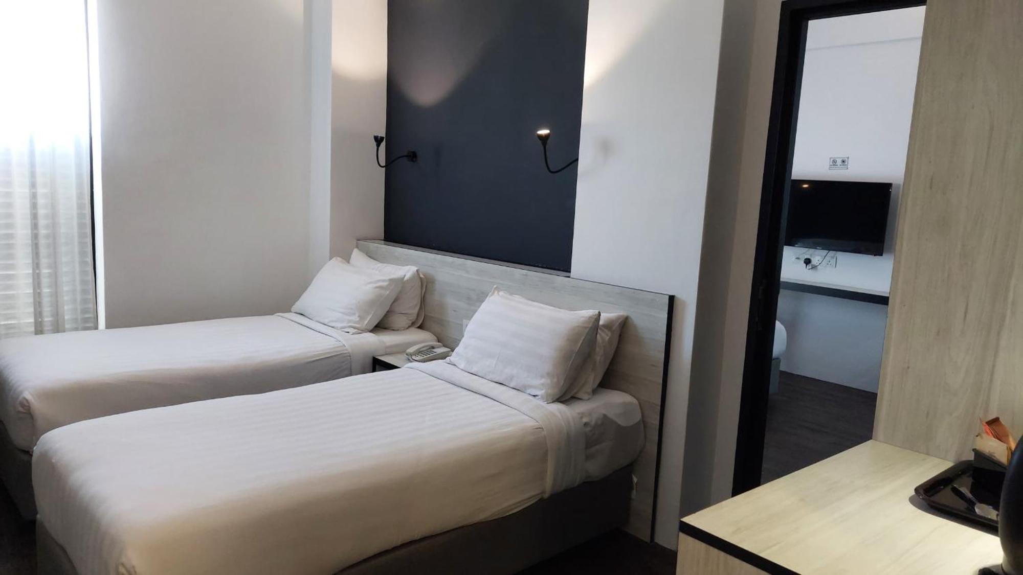 Manhattan Hotel Ипох Екстериор снимка