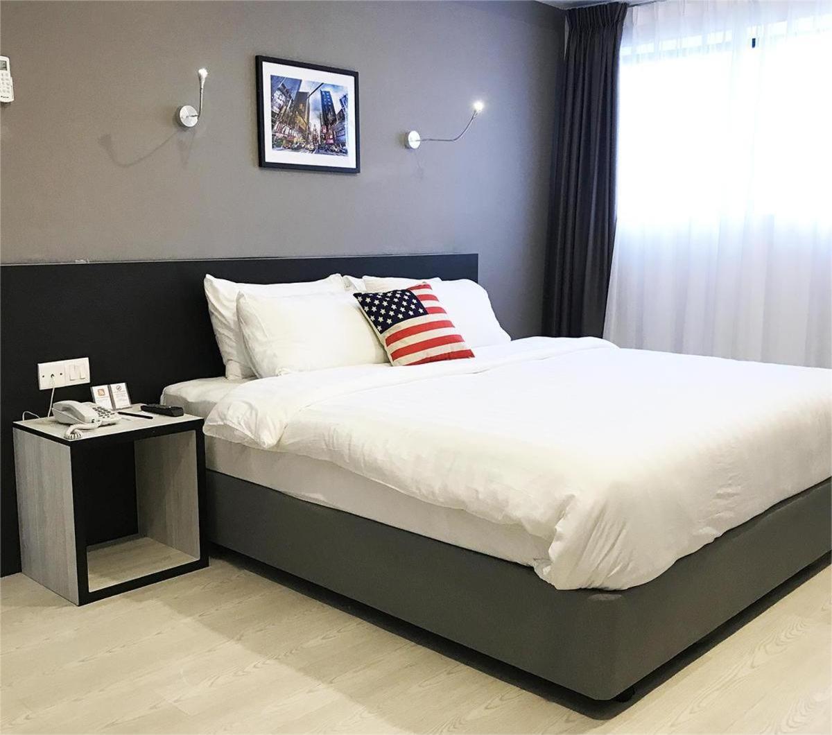 Manhattan Hotel Ипох Екстериор снимка