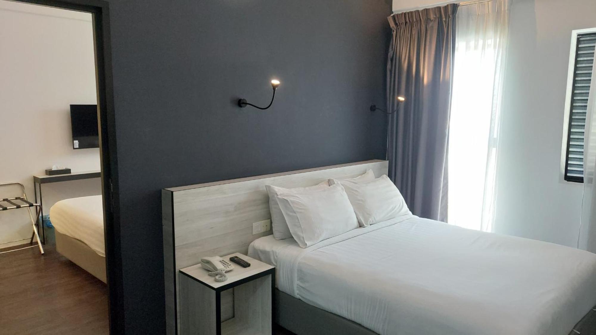 Manhattan Hotel Ипох Екстериор снимка