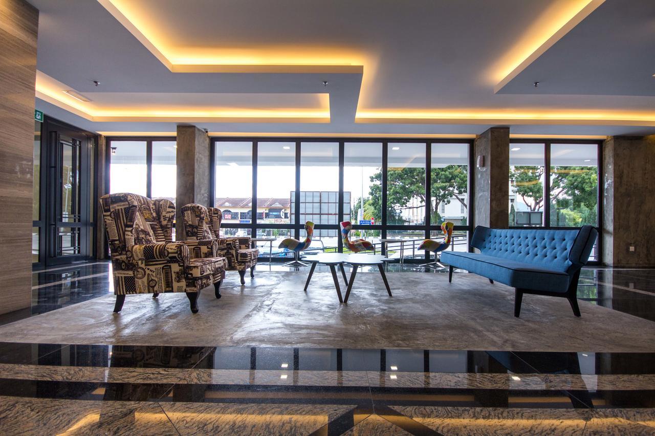 Manhattan Hotel Ипох Екстериор снимка