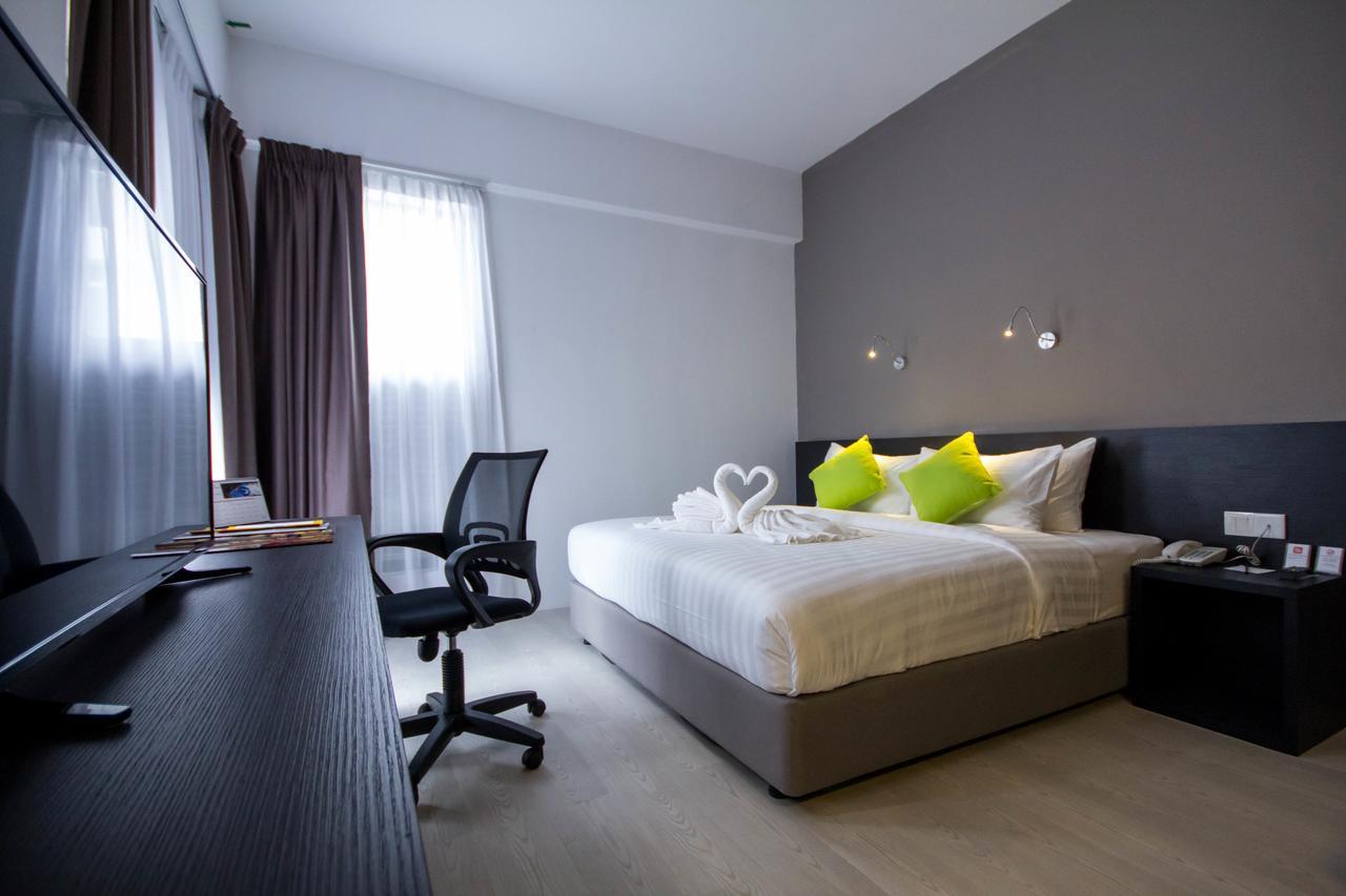 Manhattan Hotel Ипох Екстериор снимка