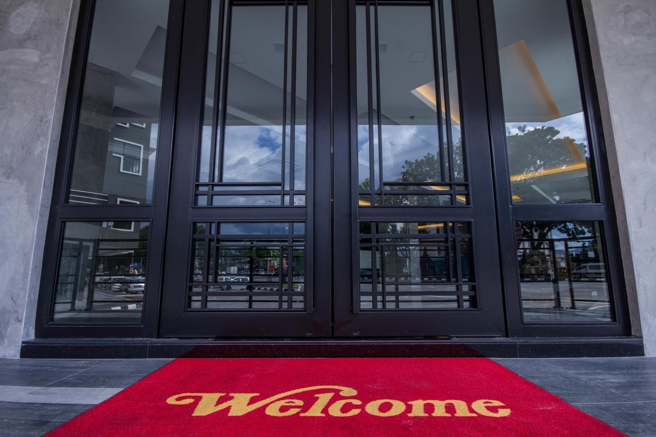 Manhattan Hotel Ипох Екстериор снимка